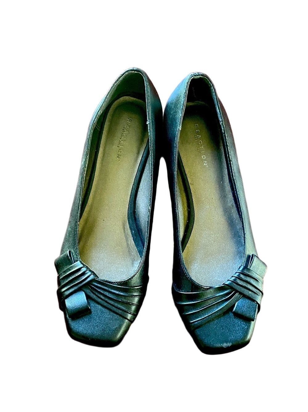 Modern Bow Flats Detail Kenneth Cole NEW! Never Worn Size 8